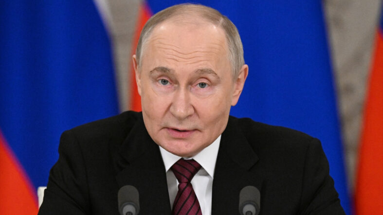 Putin'den Ukrayna müzakereleri için İstanbul açıklaması
