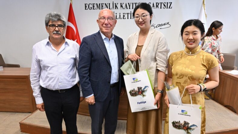 Fethiye'ye Gelen Pekin Yabancı Diller Üniversitesi Sanat Topluluğu, Kültürel Bağları Güçlendiriyor - Beşkaza TV görseli 1