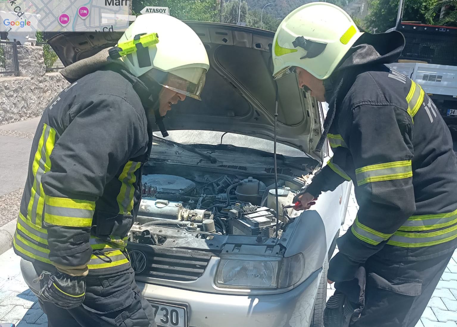 Marmaris’te Araç Yangını: Motor Aksamı Zarar Gördü