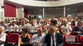 Fethiye'de Ahmet Şerif İzgören Rüzgarı: Okurlarıyla Buluştu