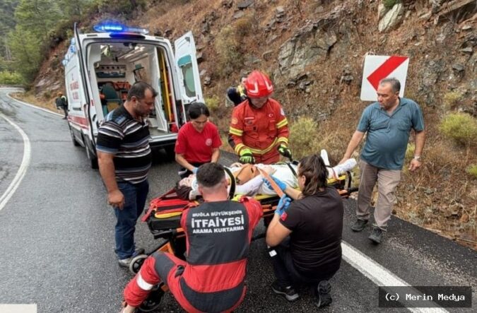 Göcek’te Tünel Üst Yolunda Kaza: Araçta Mahsur Kalan Kişi Kurtarıldı