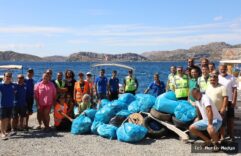 Muğla'da Kıyı Temizliği: Plastik Atıklara Karşı Ortak Mücadele
