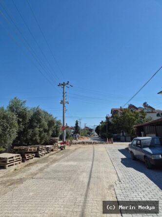 Çamköy'de Yol Tamiratları Sürüyor