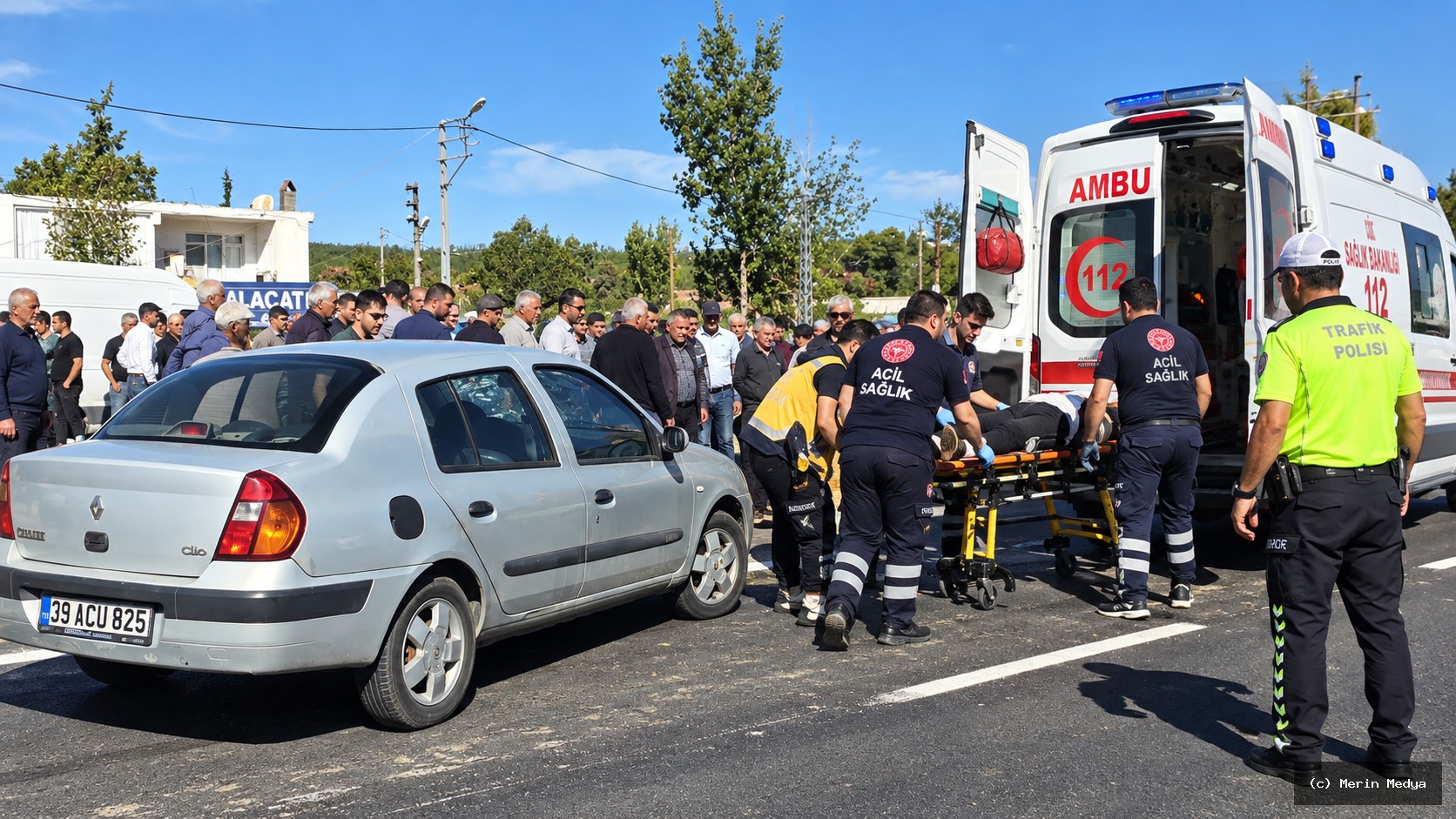 Seydikemer’de Trafik Kazası: Yaya Ağır Yaralandı